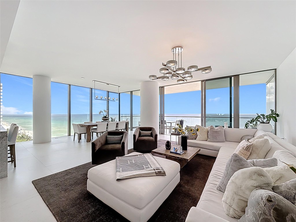 2000 Ocean - Residential