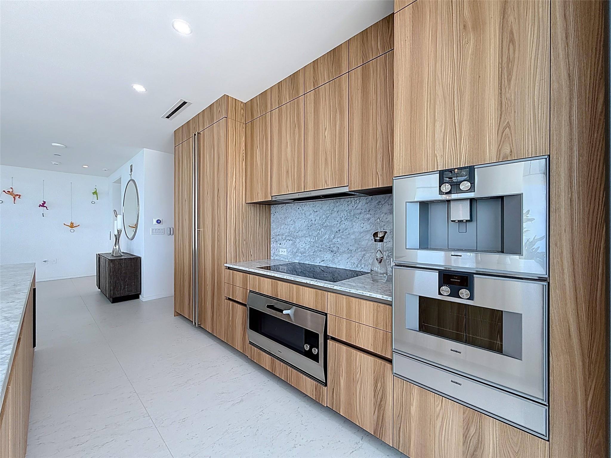 2000 Ocean - Residential