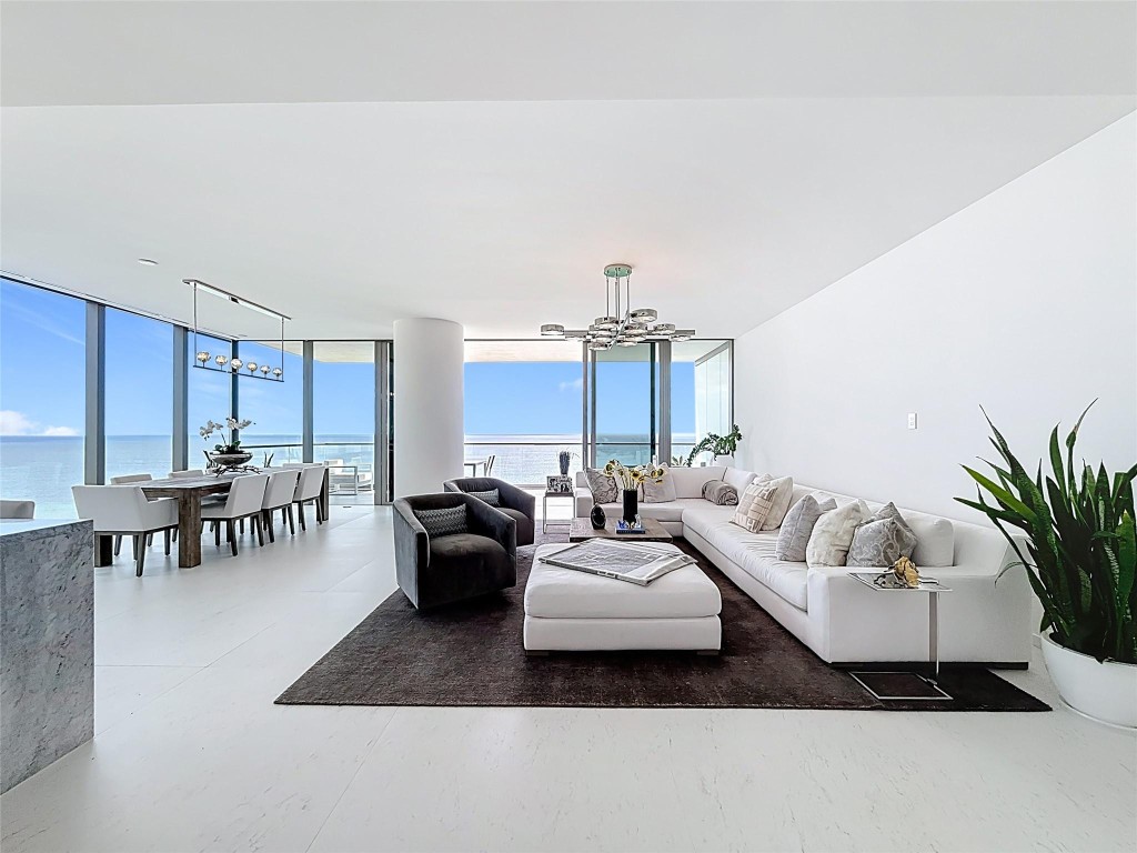 2000 Ocean - Residential