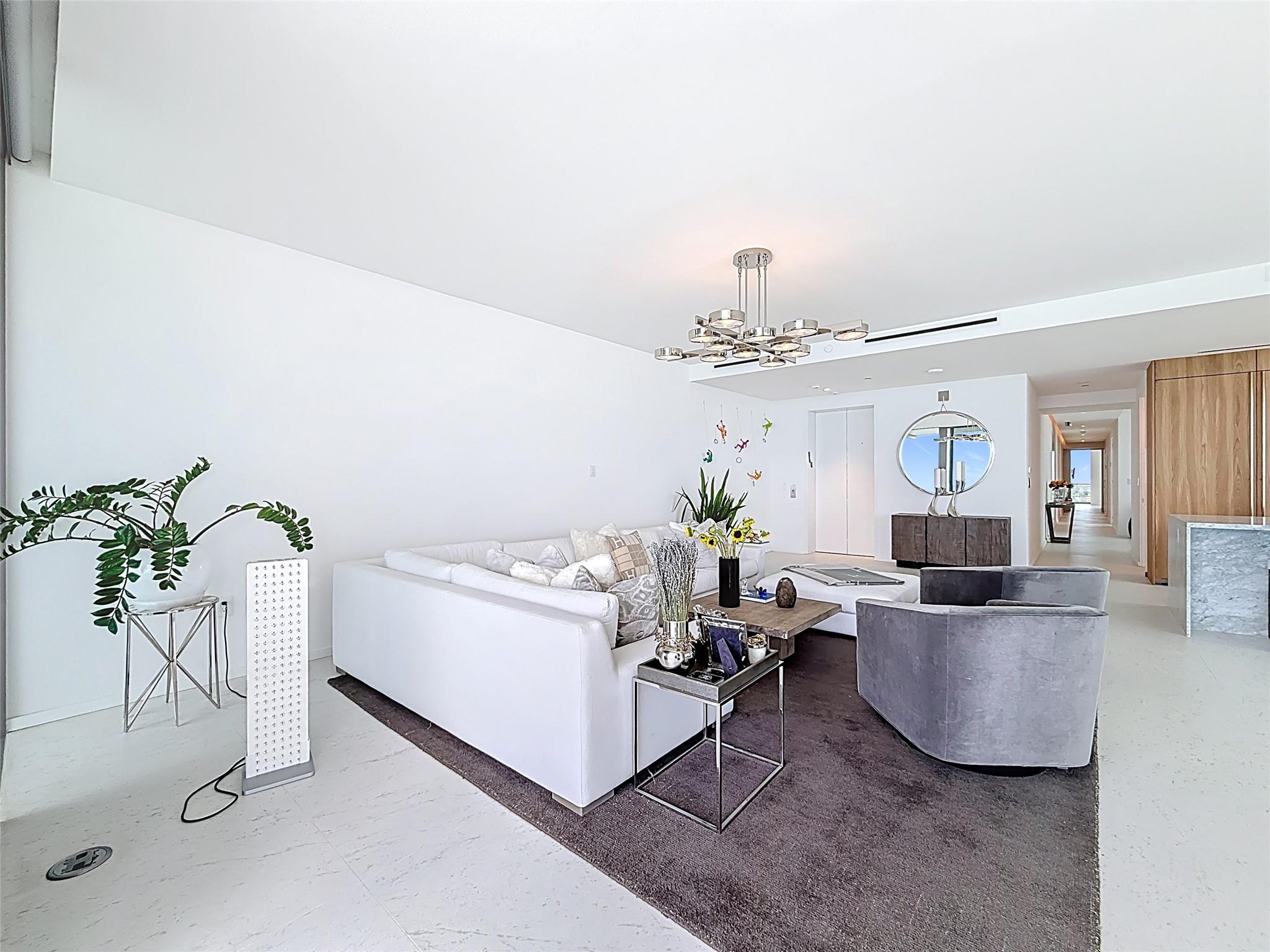 2000 Ocean - Residential