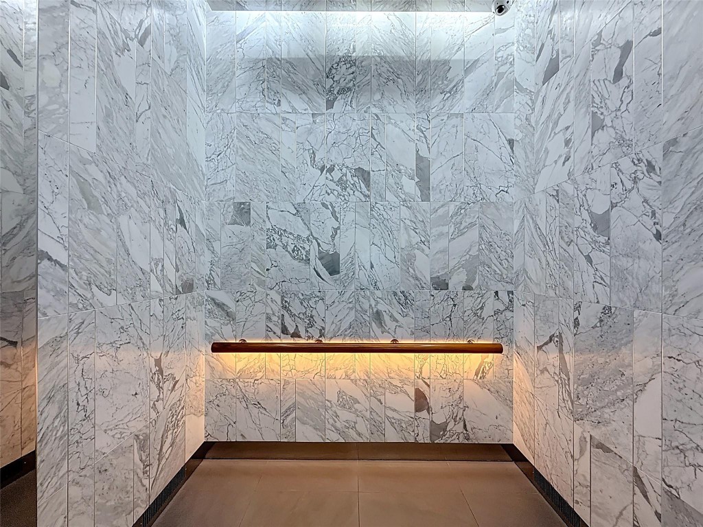 2000 Ocean - Residential