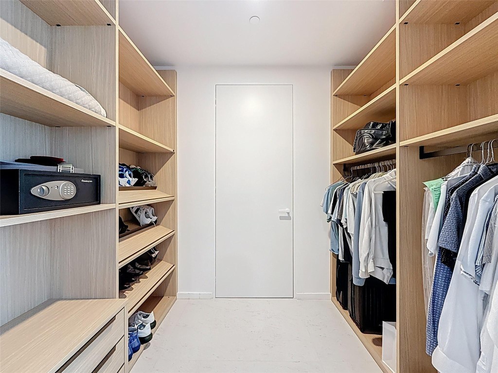 2000 Ocean - Residential