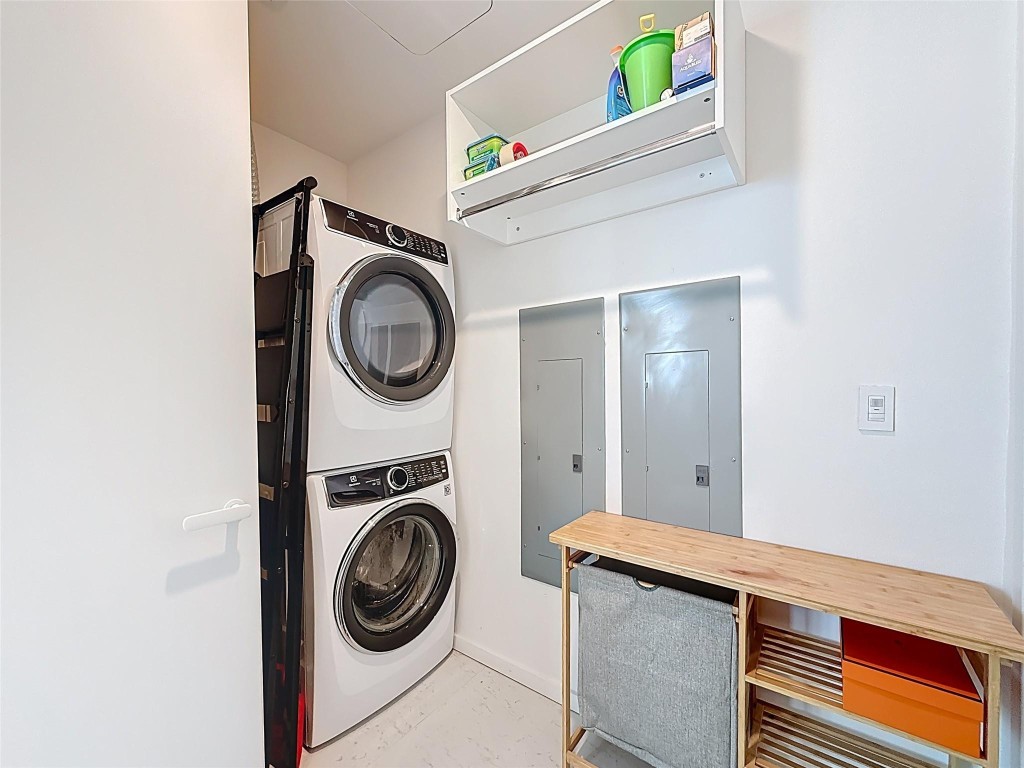 2000 Ocean - Residential