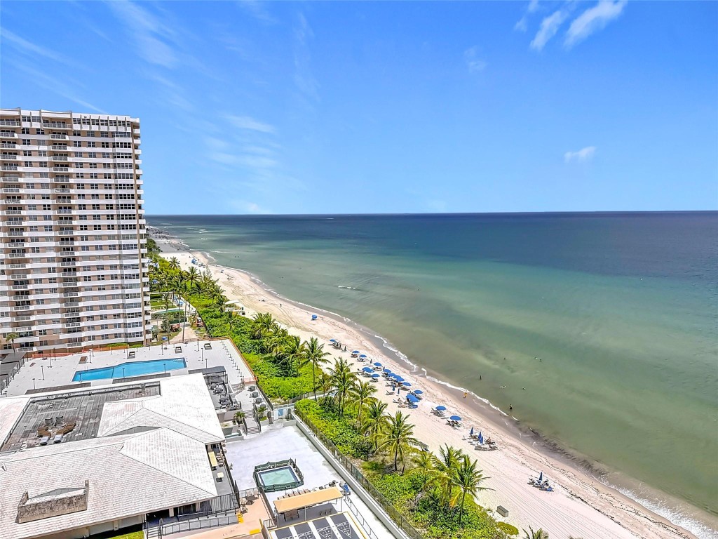 2000 Ocean - Residential