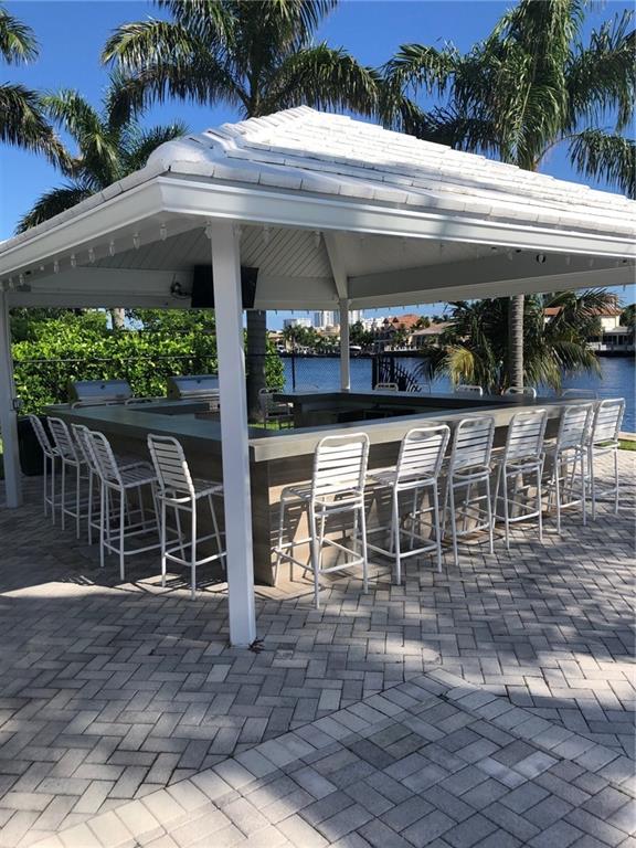 BAY COLONY CLUB - Residential