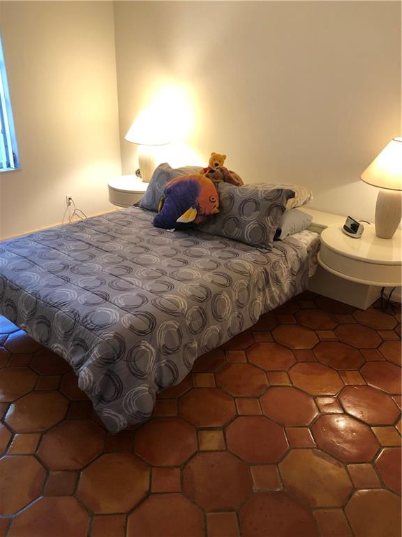 BAY COLONY CLUB - Residential