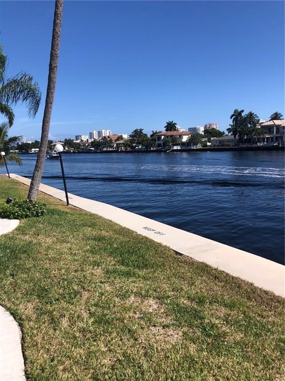 BAY COLONY CLUB - Residential