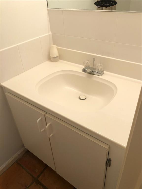 BAY COLONY CLUB - Residential