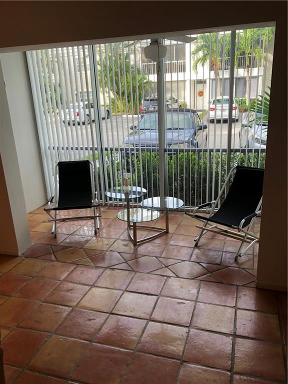 BAY COLONY CLUB - Residential