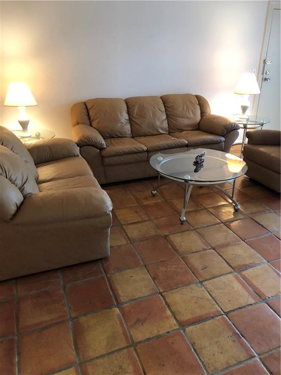 BAY COLONY CLUB - Residential