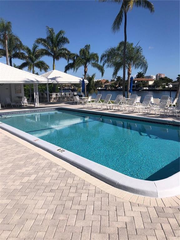 BAY COLONY CLUB - Residential