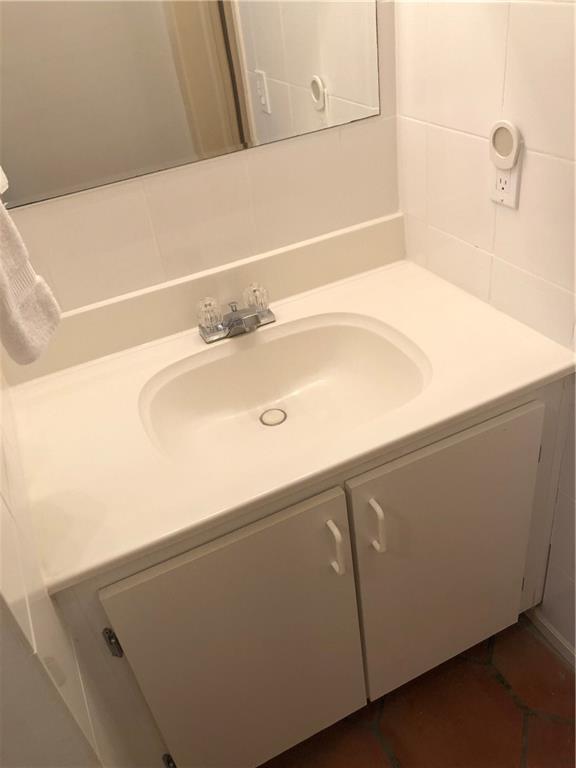 BAY COLONY CLUB - Residential