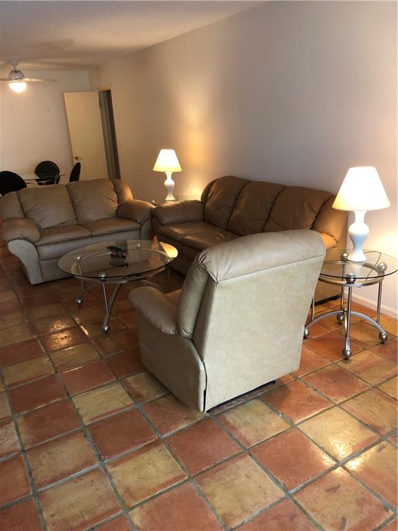 BAY COLONY CLUB - Residential