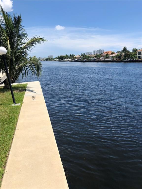 BAY COLONY CLUB - Residential