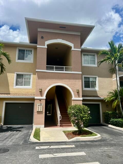 Photo of 6426 EMERALD DUNES Drive #206, West Palm Beach, FL 33411 (MLS # B26067576)