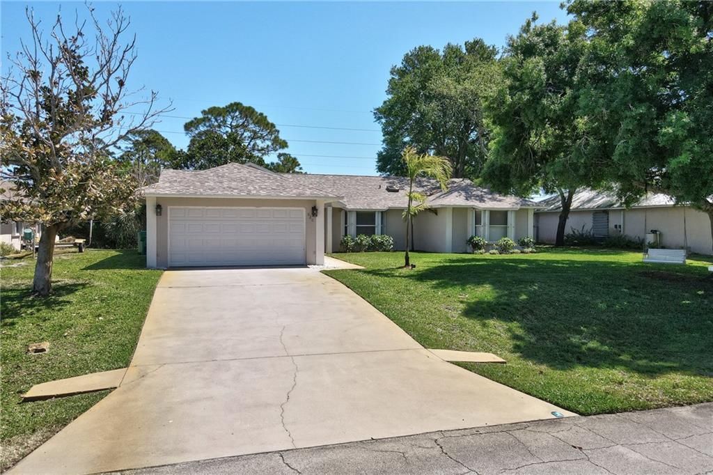 Photo of 620 Balboa Street, Sebastian, FL 32958 (MLS # R11093087)