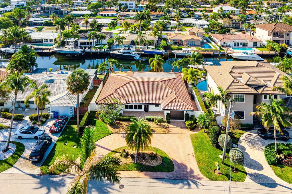 Photo of 2524 SE 9th Street, Pompano Beach, FL 33062 (MLS # B26003566)