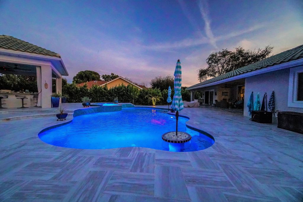 Photo of 15925 Springhill Court, Wellington, FL 33414 (MLS # B26012956)