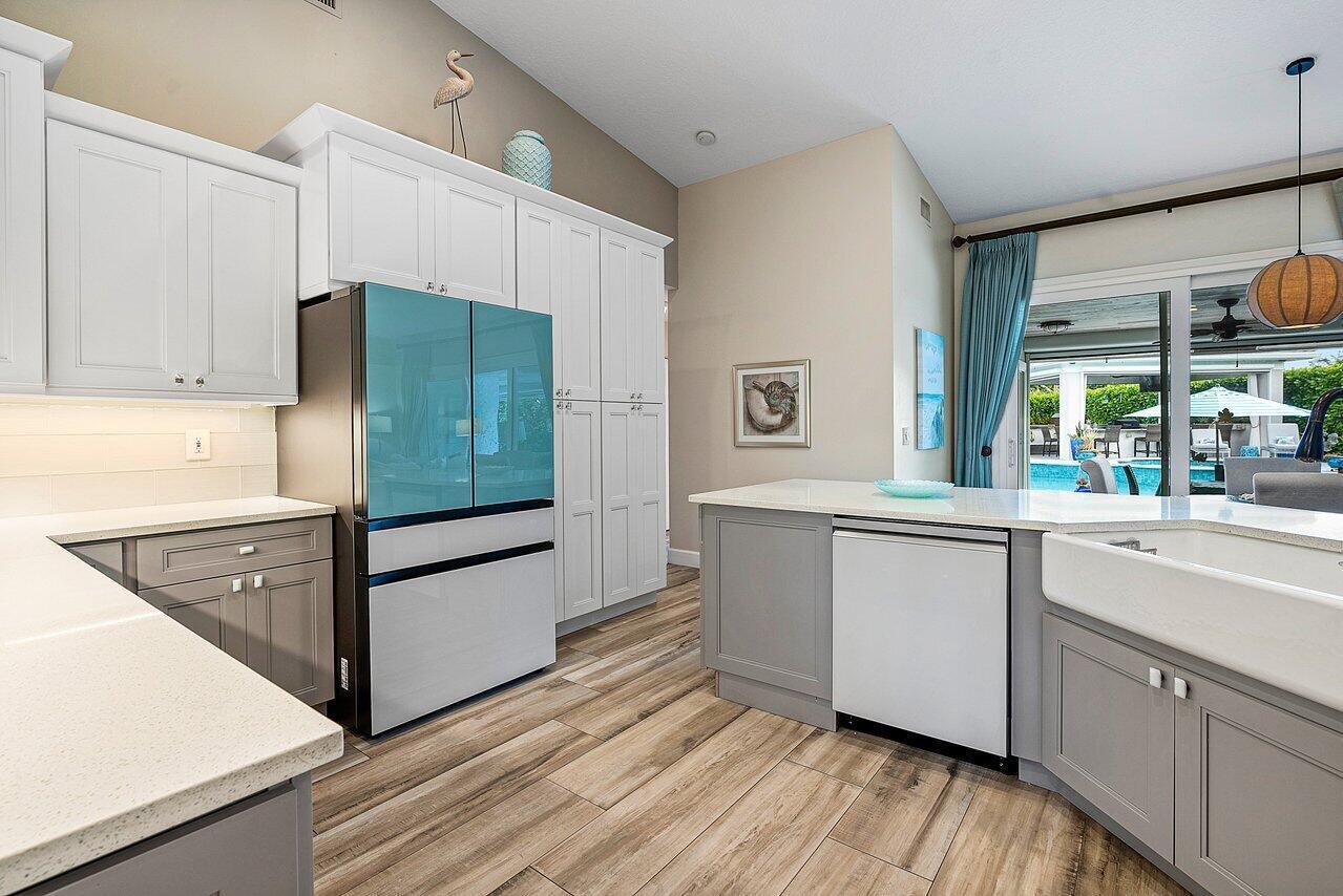 MEADOW WOOD OF THE LANDINGS AT WELLINGTO - Residential