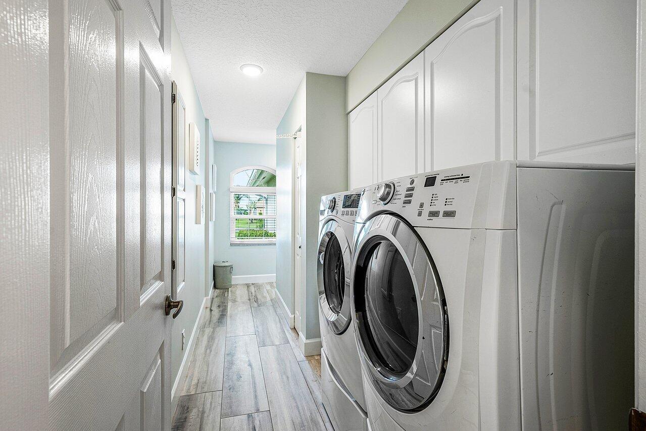 MEADOW WOOD OF THE LANDINGS AT WELLINGTO - Residential