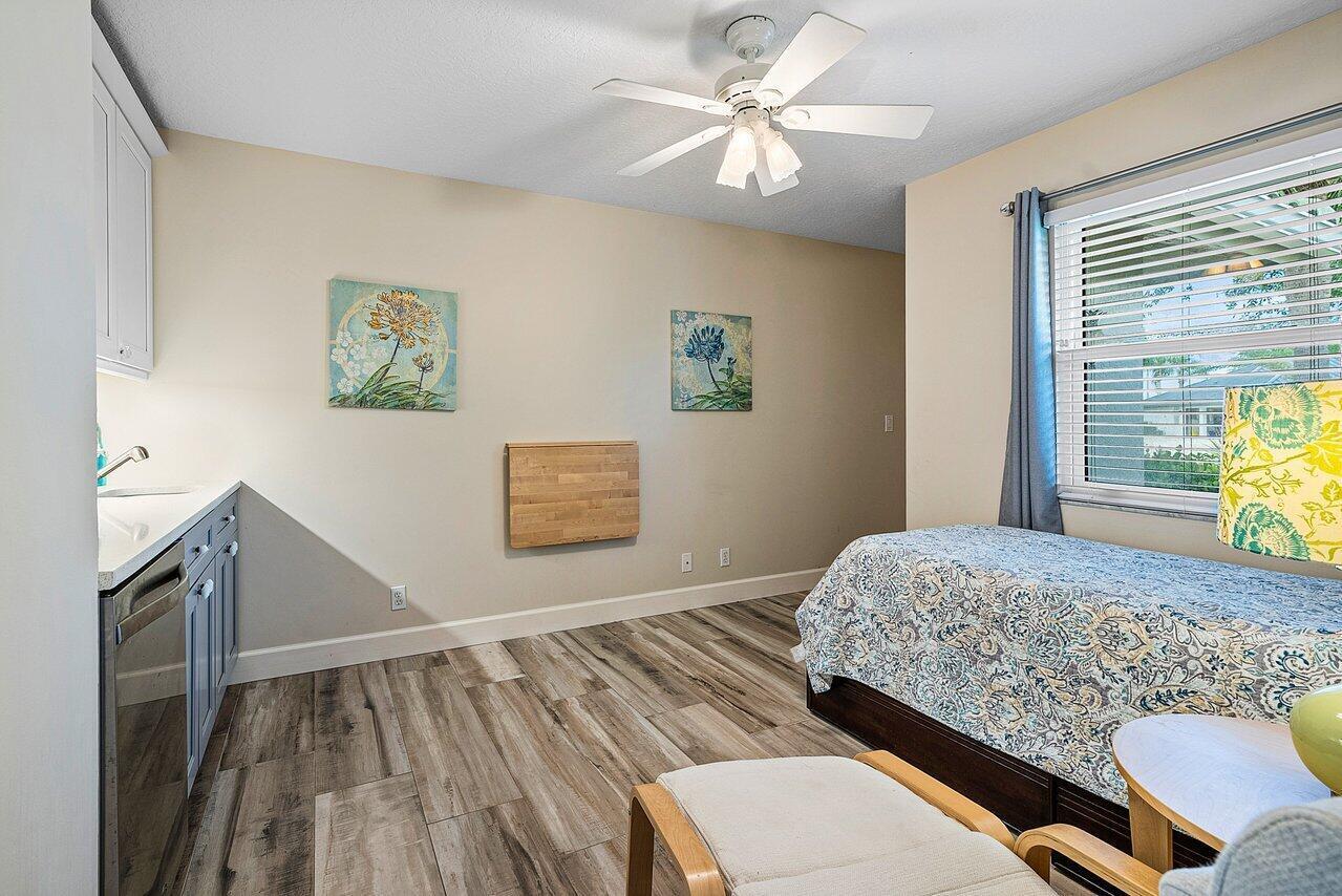 MEADOW WOOD OF THE LANDINGS AT WELLINGTO - Residential