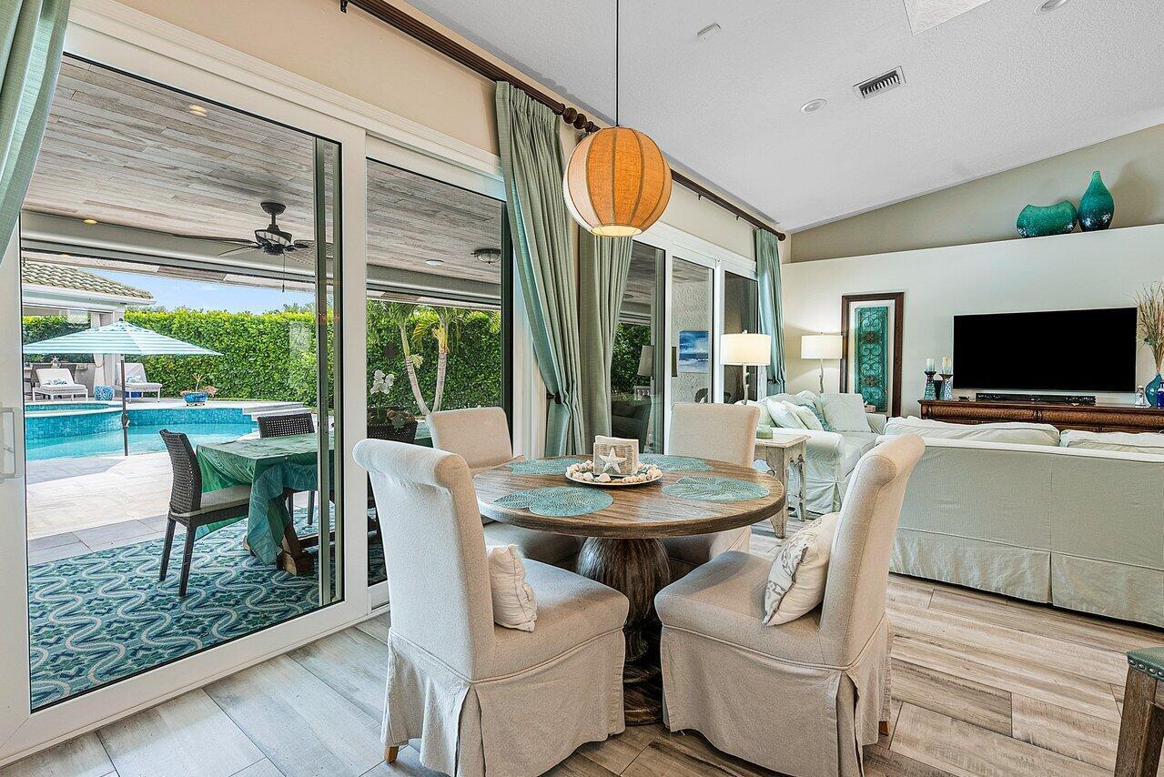 MEADOW WOOD OF THE LANDINGS AT WELLINGTO - Residential