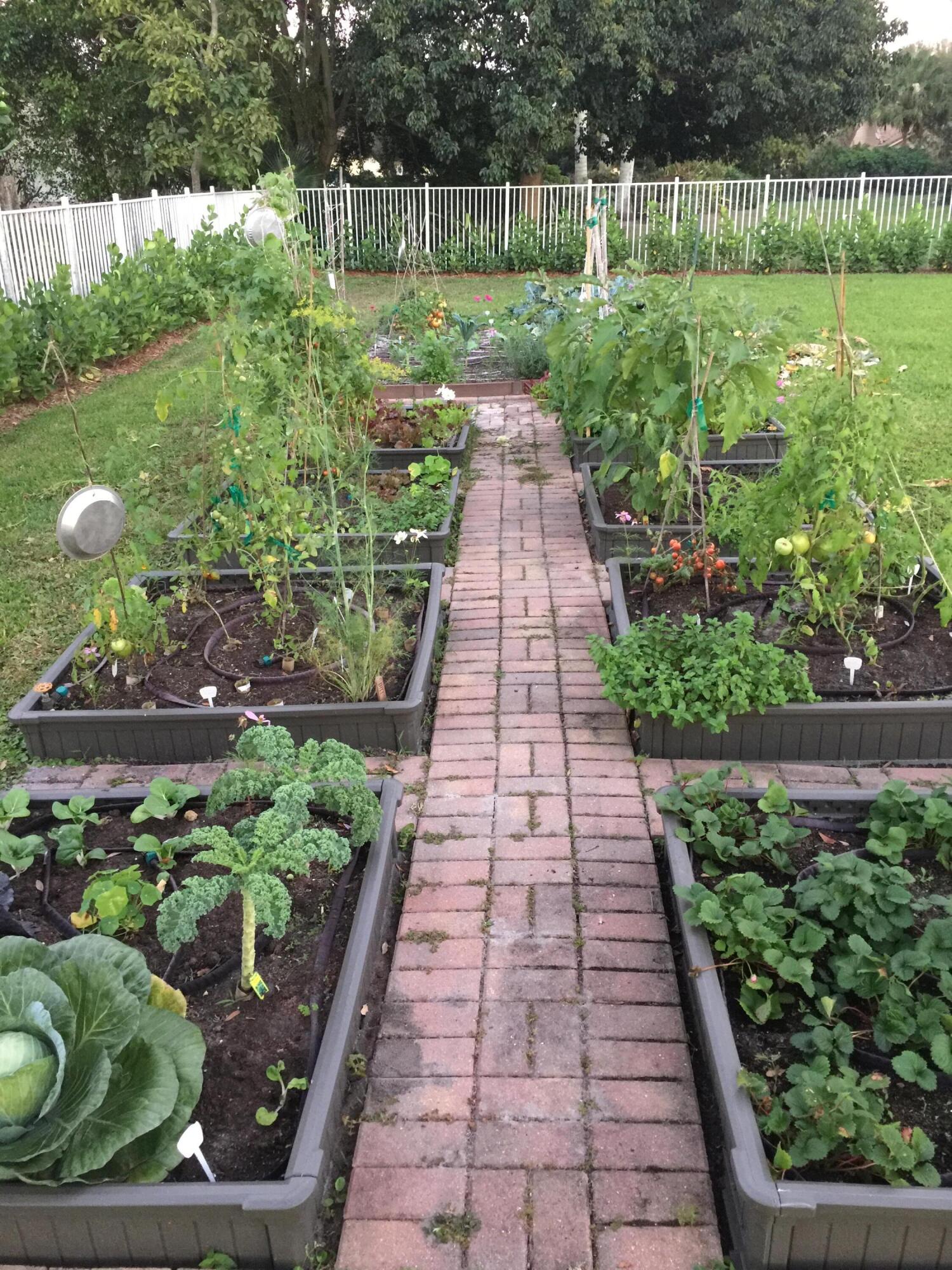 MEADOW WOOD OF THE LANDINGS AT WELLINGTO - Residential