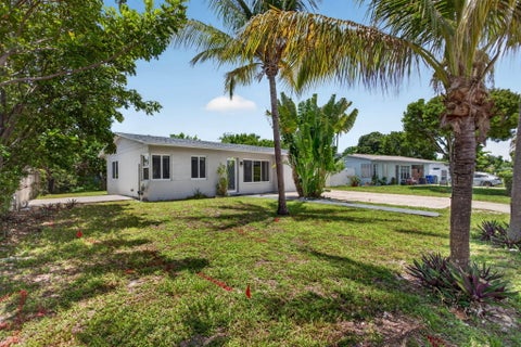 Tiny photo for 2811 NE 9th Terrace, Pompano Beach, FL 33064 (MLS # B26050250)