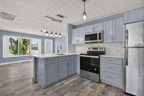 Tiny photo for 2811 NE 9th Terrace, Pompano Beach, FL 33064 (MLS # B26050250)