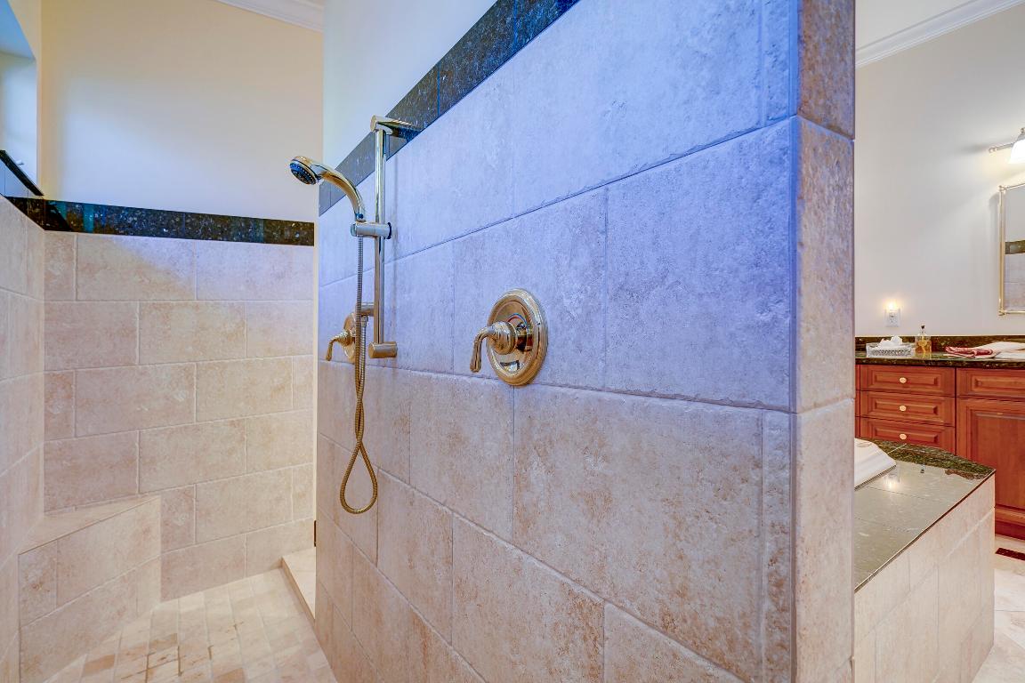 Stuart, Florida, 34997, United States, 5 Bedrooms Bedrooms, ,4 BathroomsBathrooms,Residential,Active,1987181