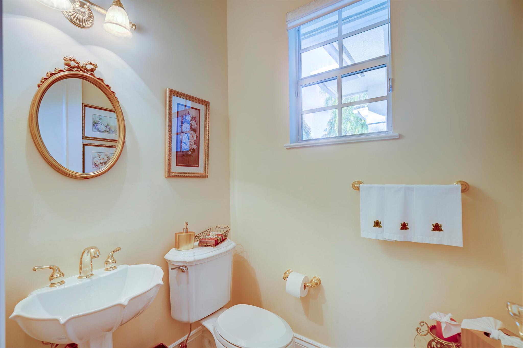 Stuart, Florida, 34997, United States, 5 Bedrooms Bedrooms, ,4 BathroomsBathrooms,Residential,Active,1987181