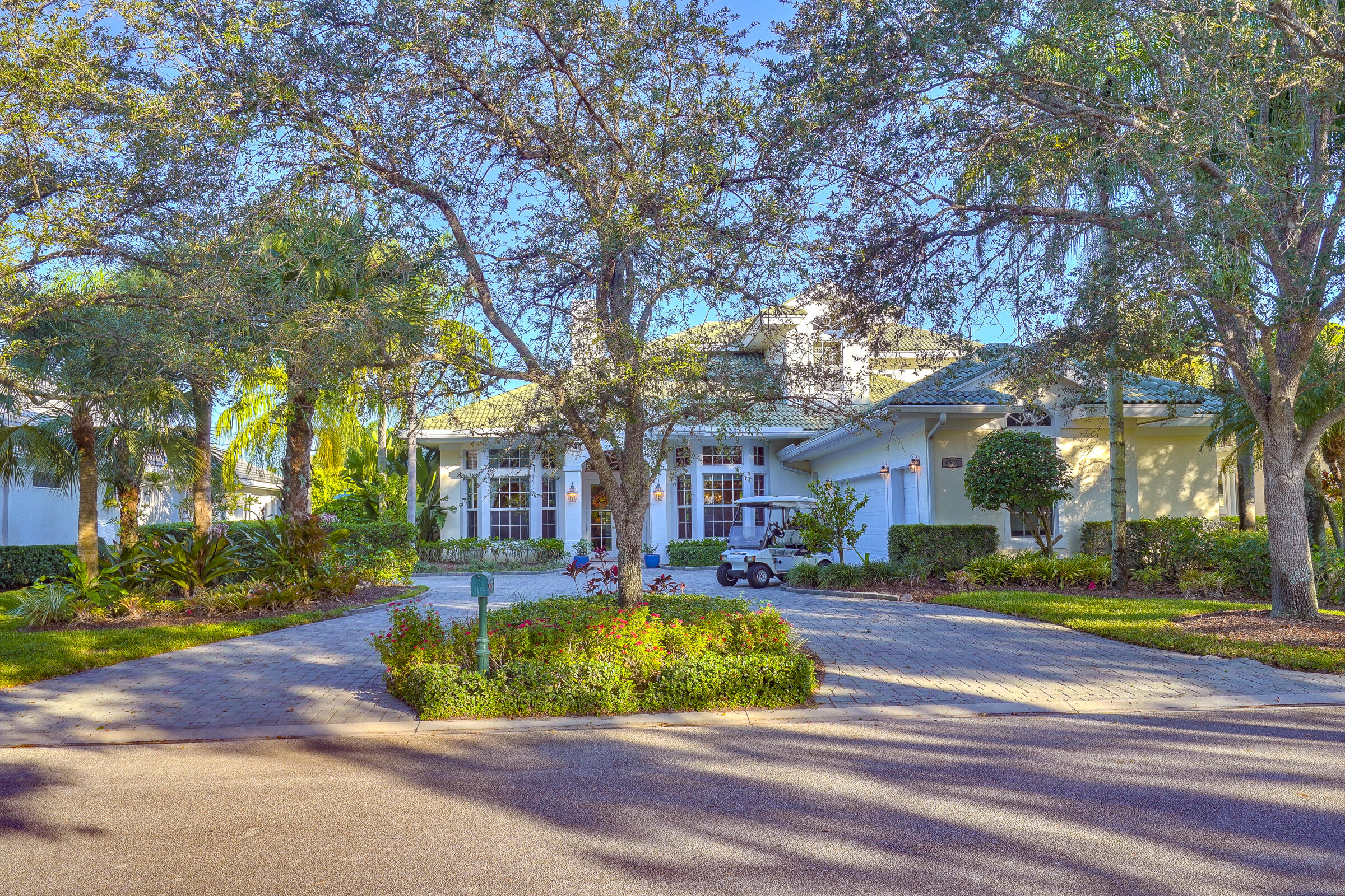 4577 SE Waterford Drive