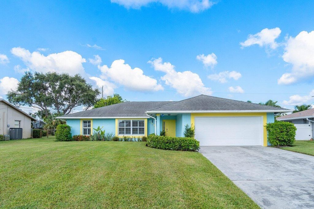 Photo of 9893 Daisy Avenue, Palm Beach Gardens, FL 33410 (MLS # R10918583)