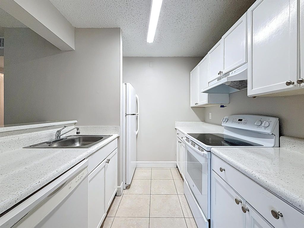 Photo of 719 Meadows Circle, Boynton Beach, FL 33436 (MLS # R11083396)