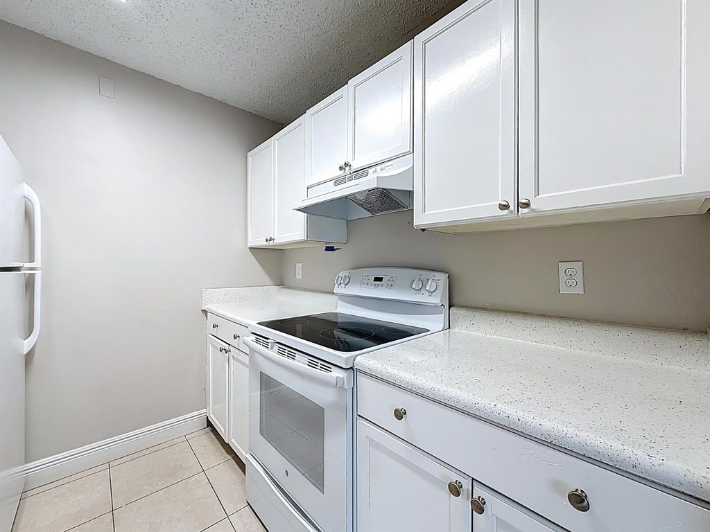 Photo of 719 Meadows Circle, Boynton Beach, FL 33436 (MLS # R11083396)