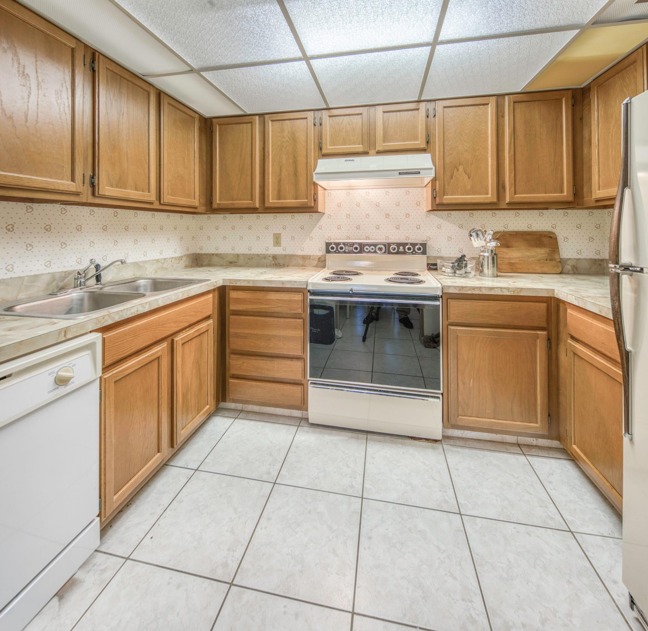 Properties 815 ANDREW REDDING Road 302