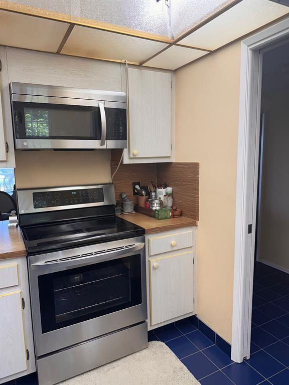 No 66 Palm-Aire Country C - Residential Lease