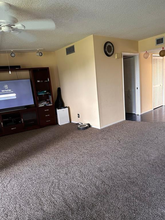 No 66 Palm-Aire Country C - Residential Lease