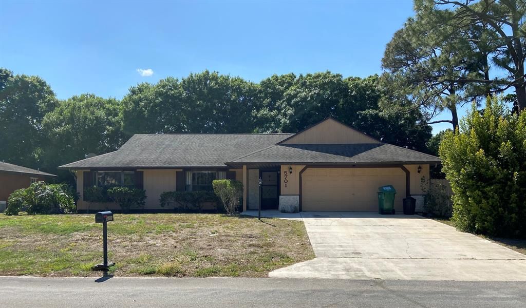 Photo of 5701 Eastwood Drive, Fort Pierce, FL 34951 (MLS # R10706727)