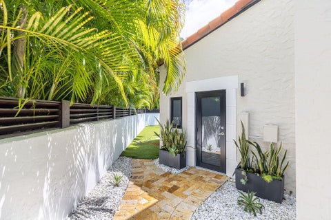Tiny photo for 290 NW 6th Street, Boca Raton, FL 33432 (MLS # B26043971)