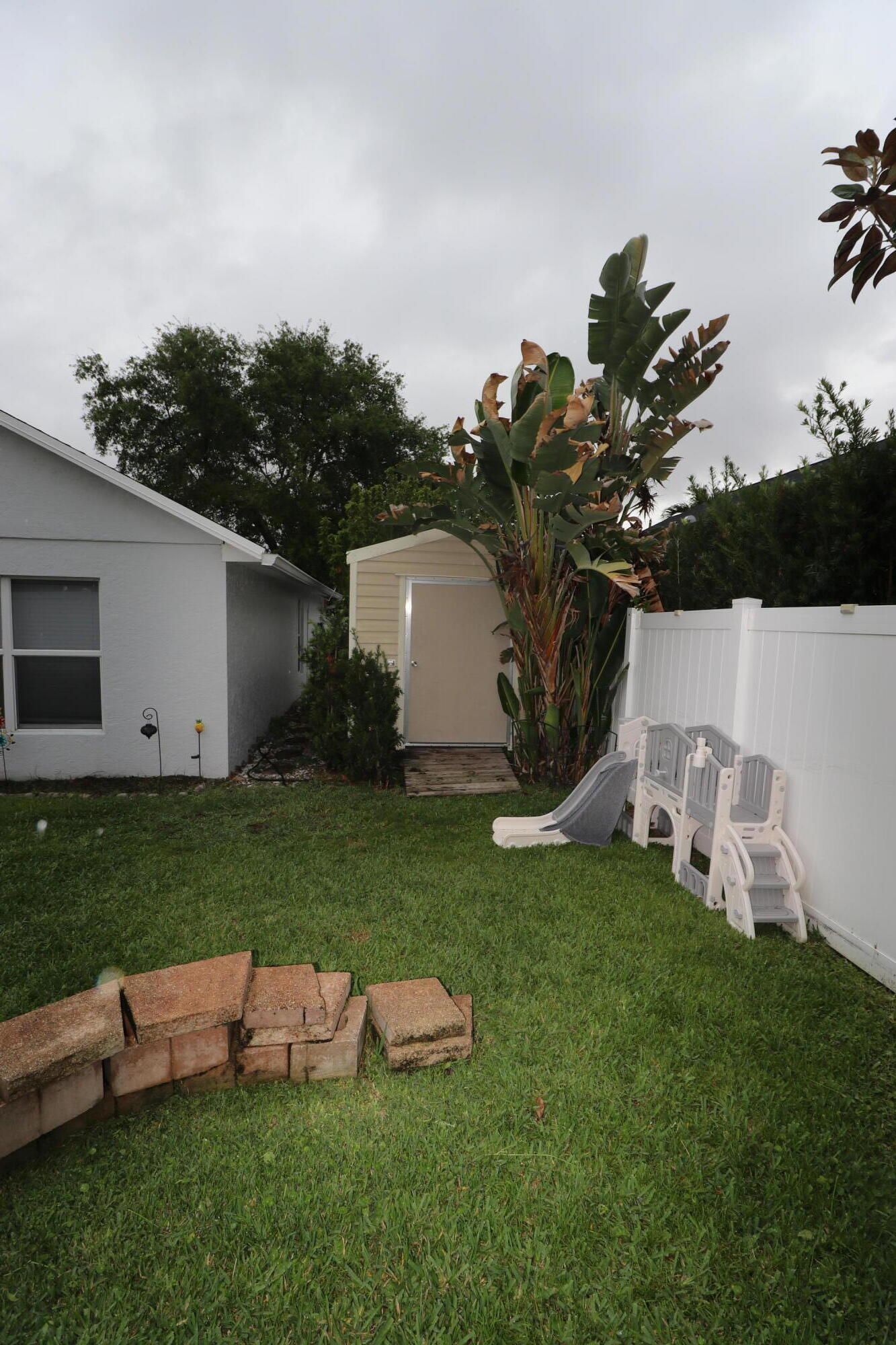 NORTH PALM BEACH HEIGHTS SEC 3 - Residential