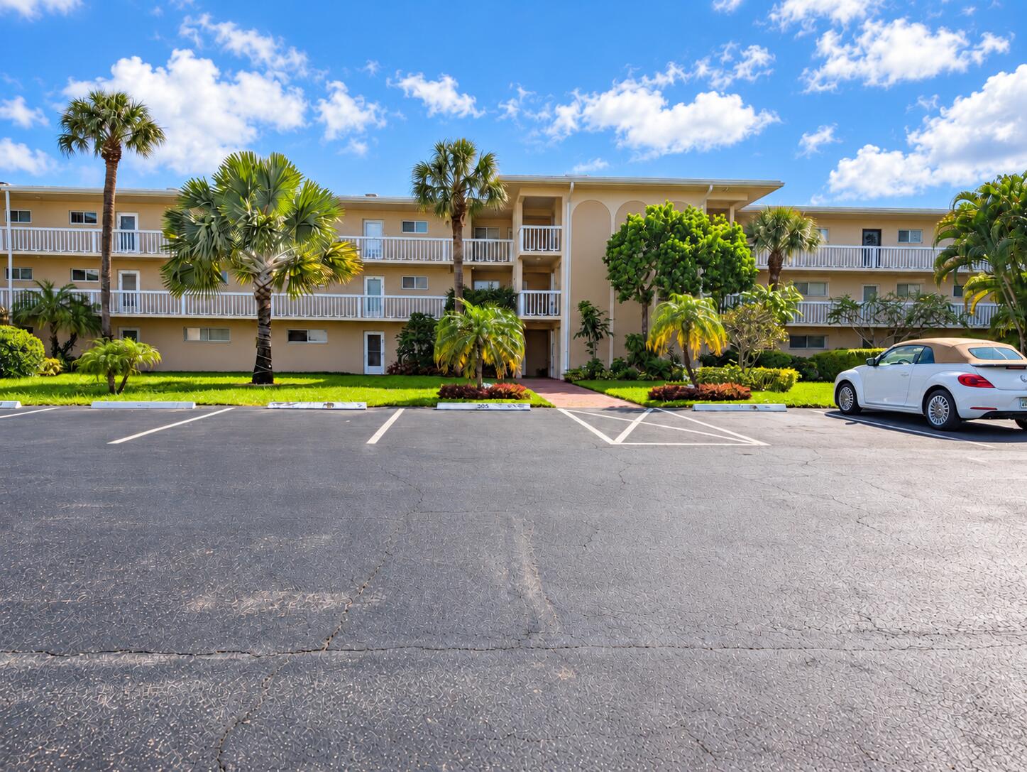 2856 Garden Drive S 106