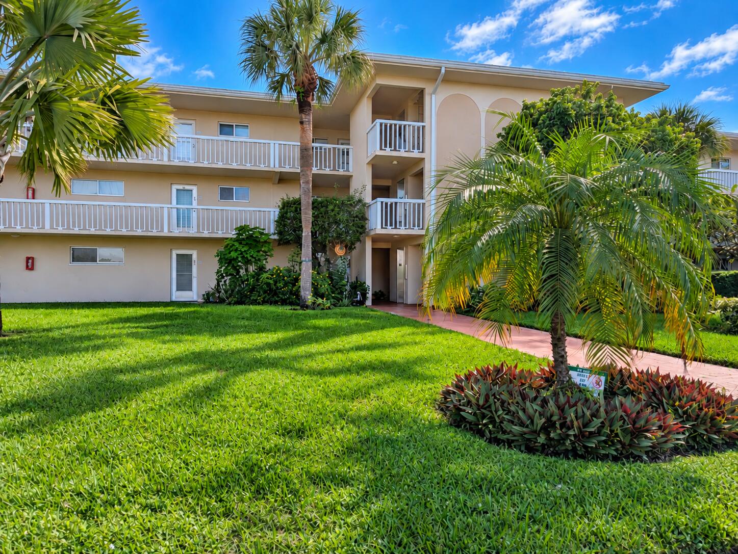 2856 Garden Drive S 106