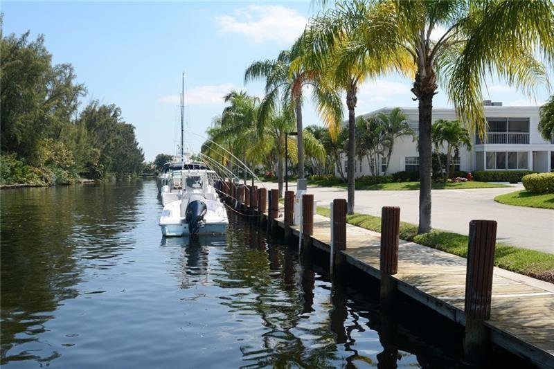 Bay Colony Club - Residential