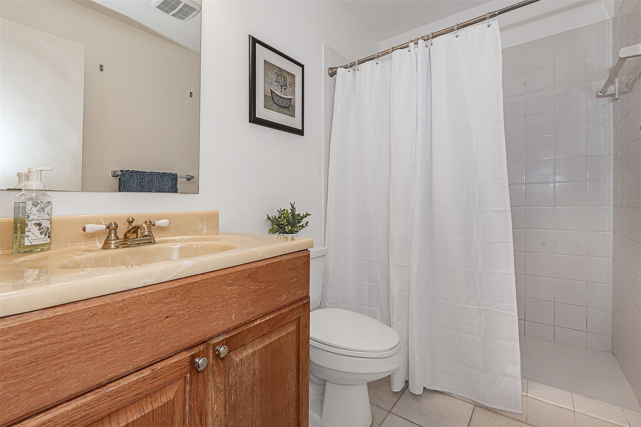 Bay Colony Club - Residential