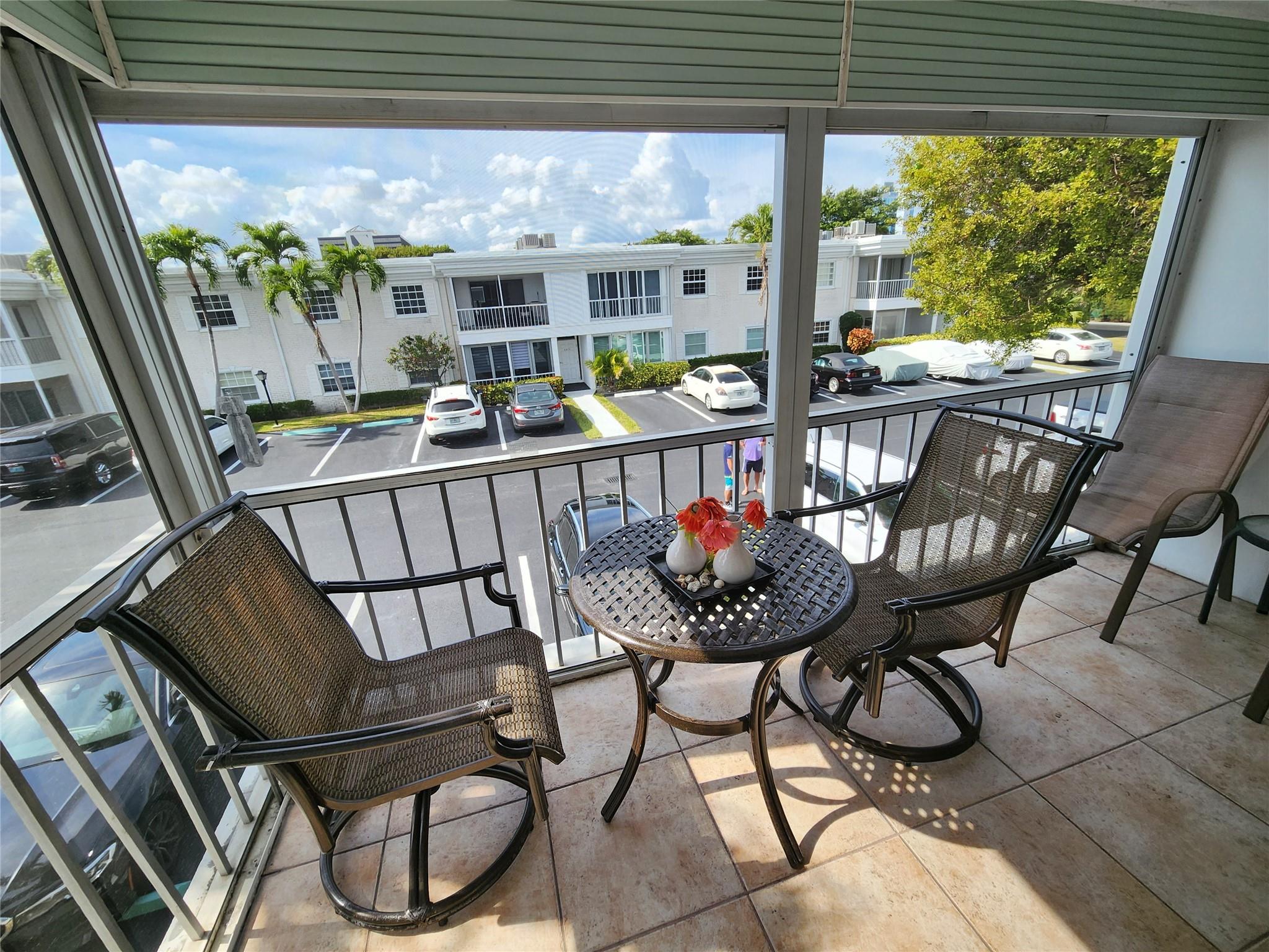 Bay Colony Club - Residential