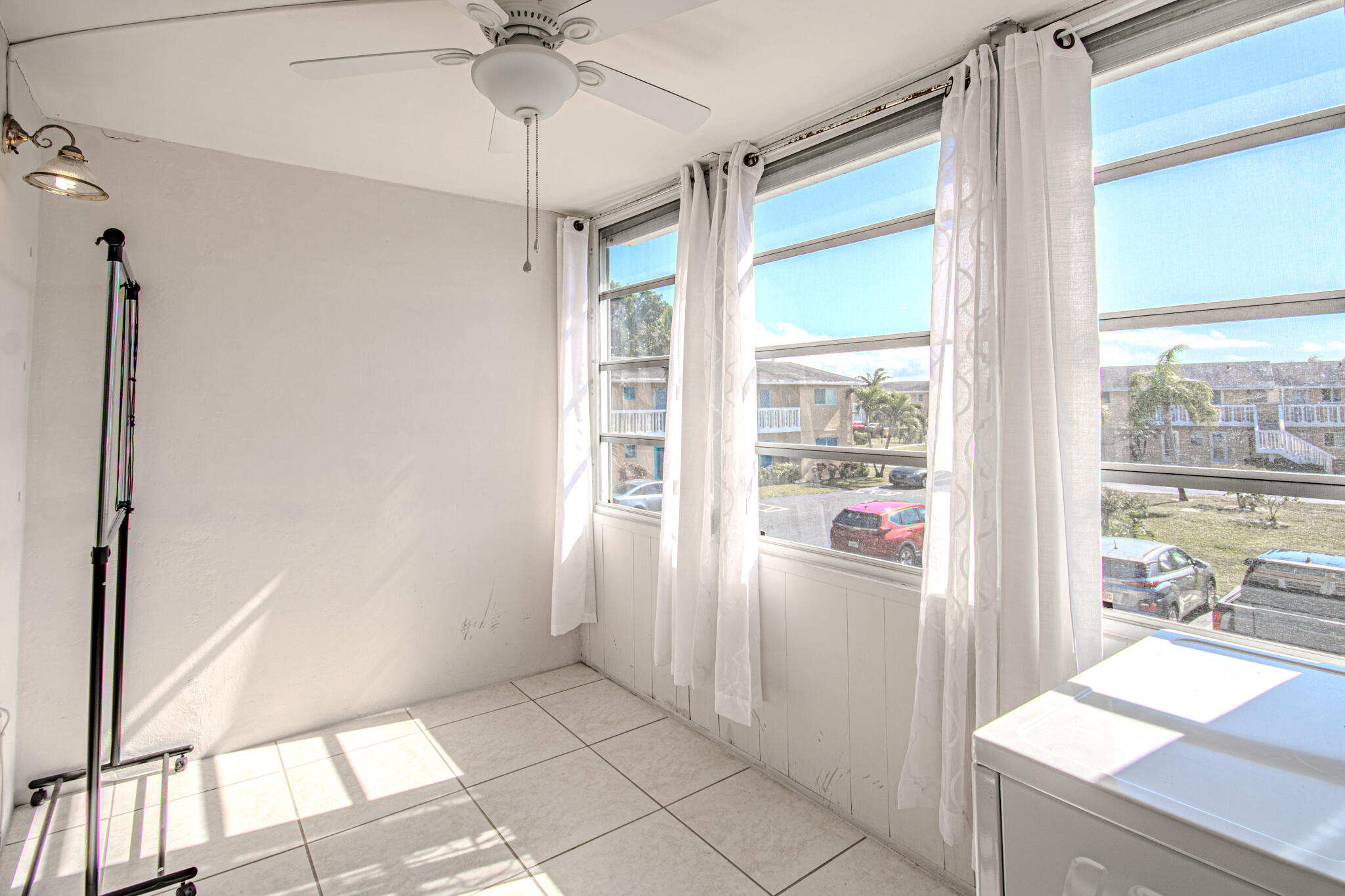 VILLAGE ROYALE CONDO 6 - Residential