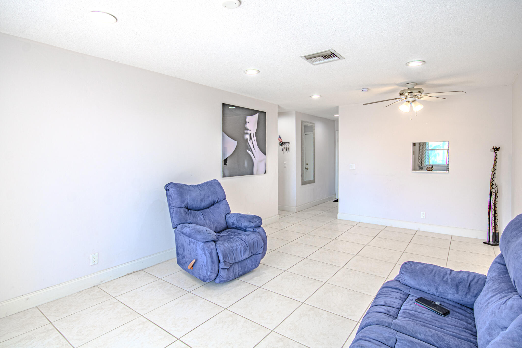 VILLAGE ROYALE CONDO 6 - Residential