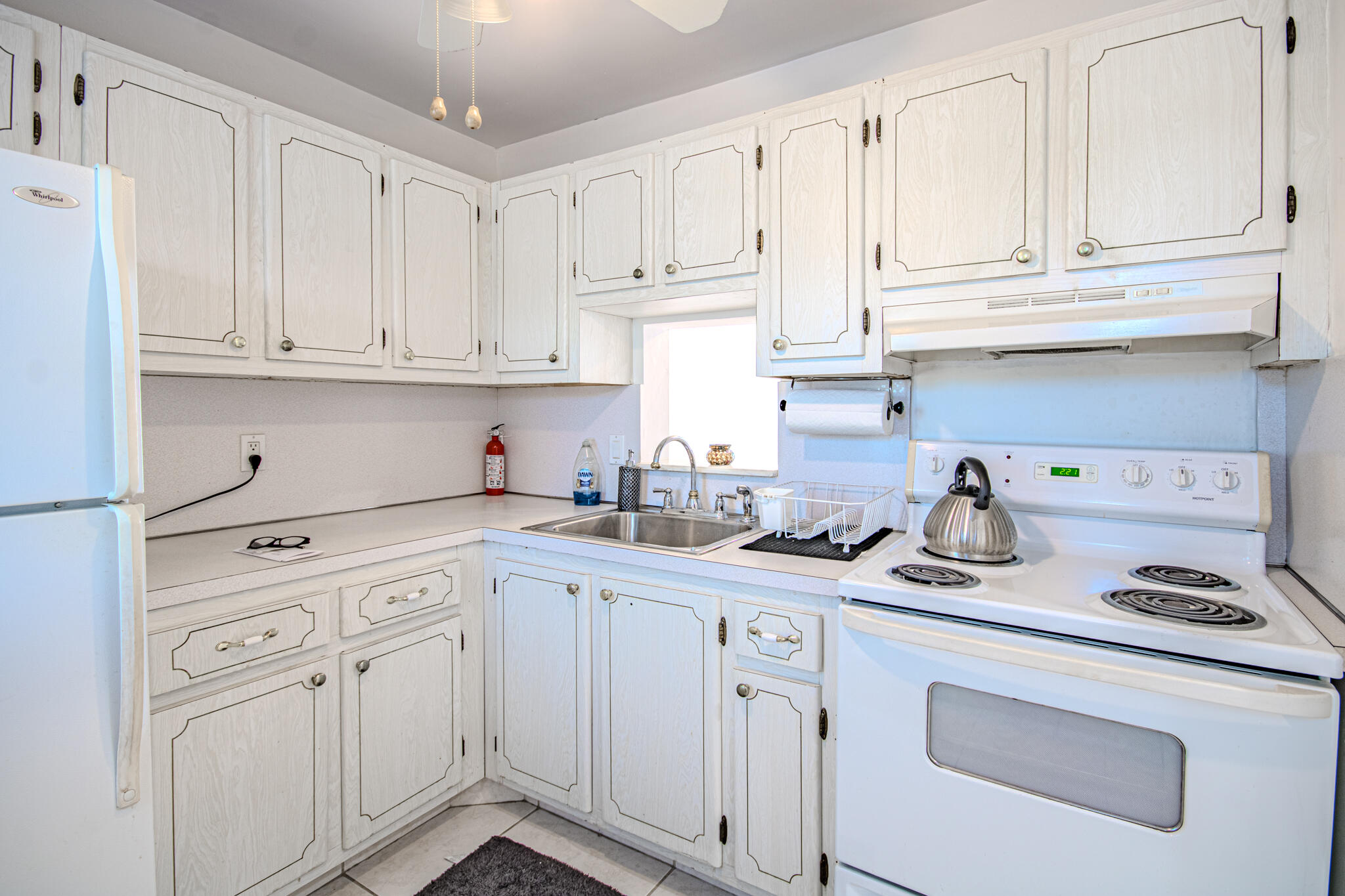 VILLAGE ROYALE CONDO 6 - Residential