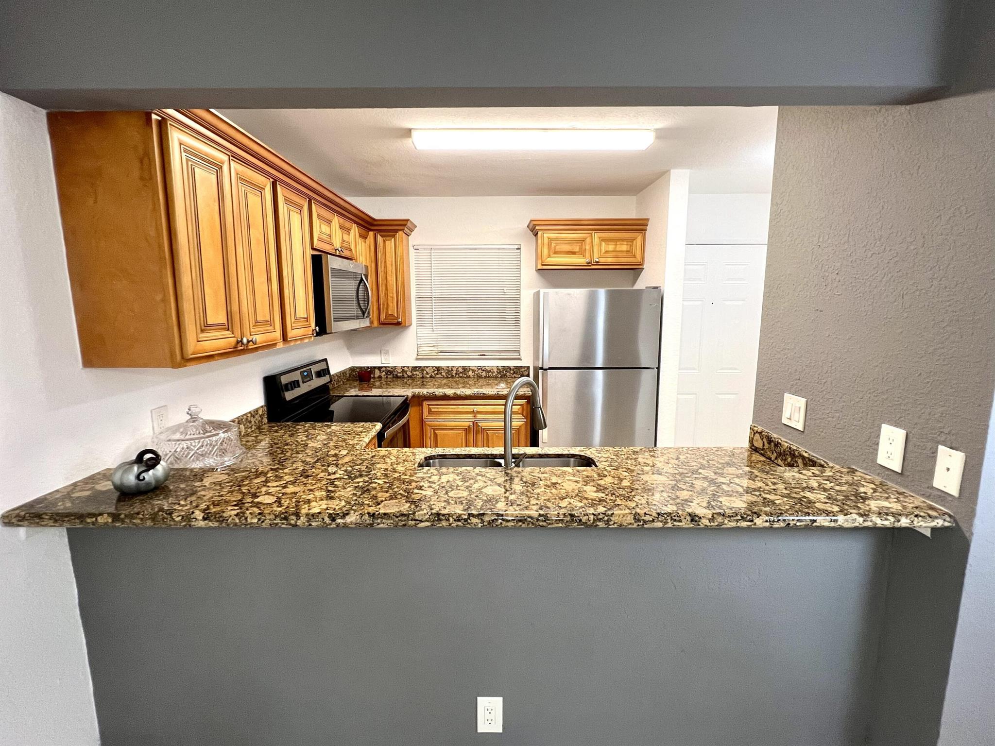 PALM BEACH PLACE CONDO - Residential Lease